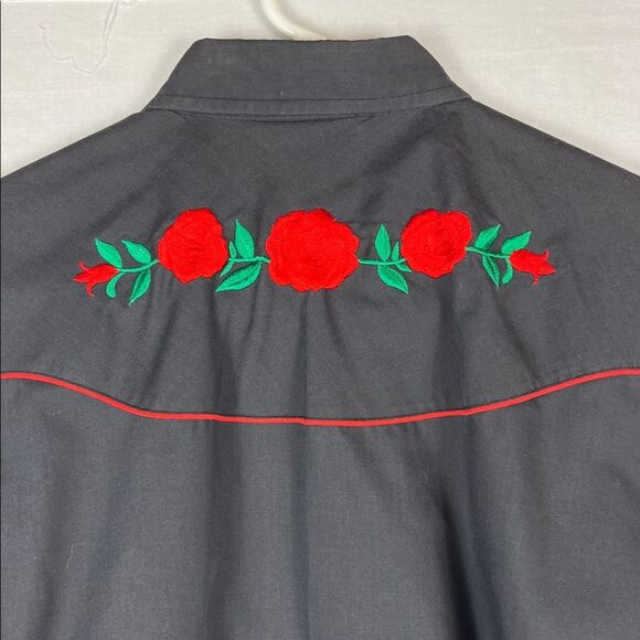 Vintage Ely Country Charmers Embroidered Black and Red Roses Cowgirl Pearl Snap - Picture 7 of 8